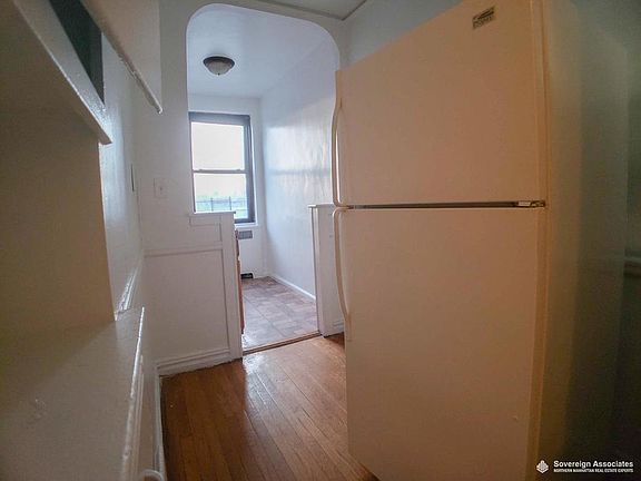 5th image of 5057 Broadway APT 26