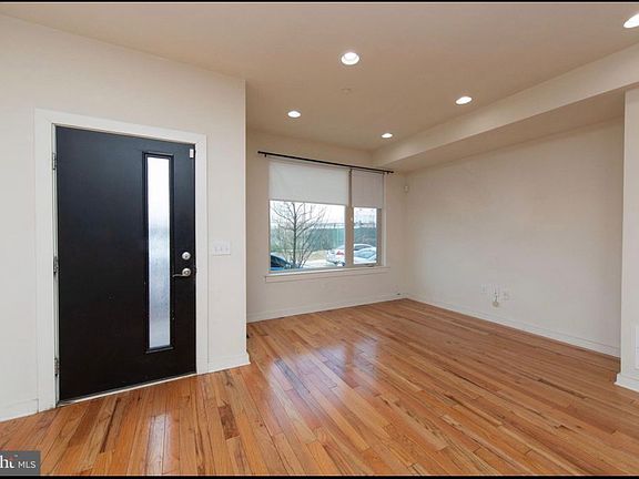 3rd image of 2663 Amber St
