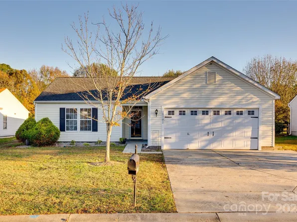 3707 Cardinal Bluff Ln, Indian Trail, NC 28079