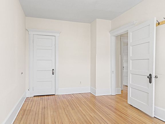 5th image of 1911 Summer St #5