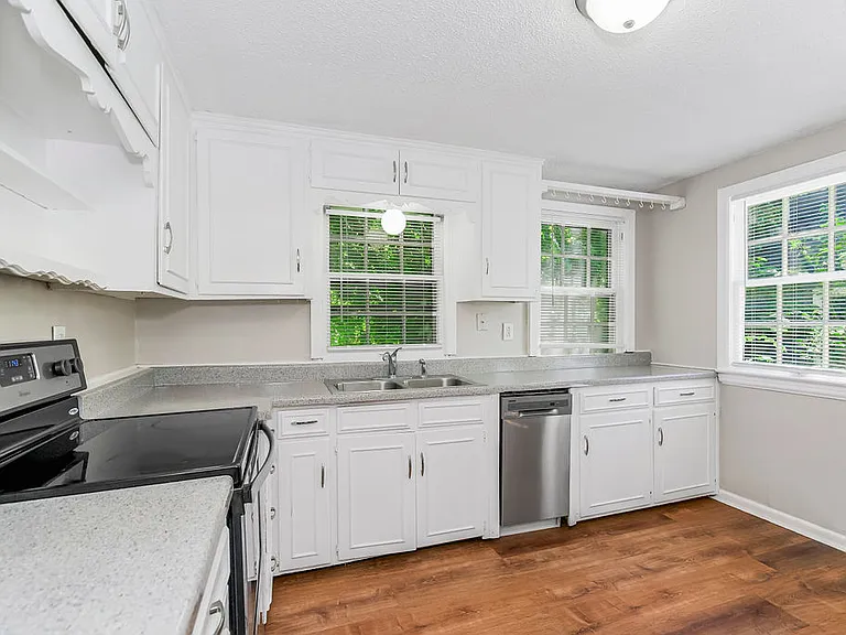 4131EatonSt-6_10222024