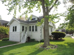 669 S Berkley Ave, Elmhurst, IL