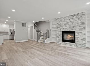 3207 Sutton Pl NW APT D, Washington, DC 20016