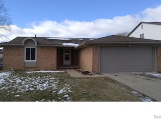 45509 Heatherwoode Ln, Macomb, MI 48044