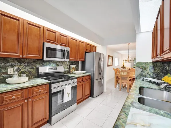 800 SW 137th Ave APT 101G, Pembroke Pines, FL 33027