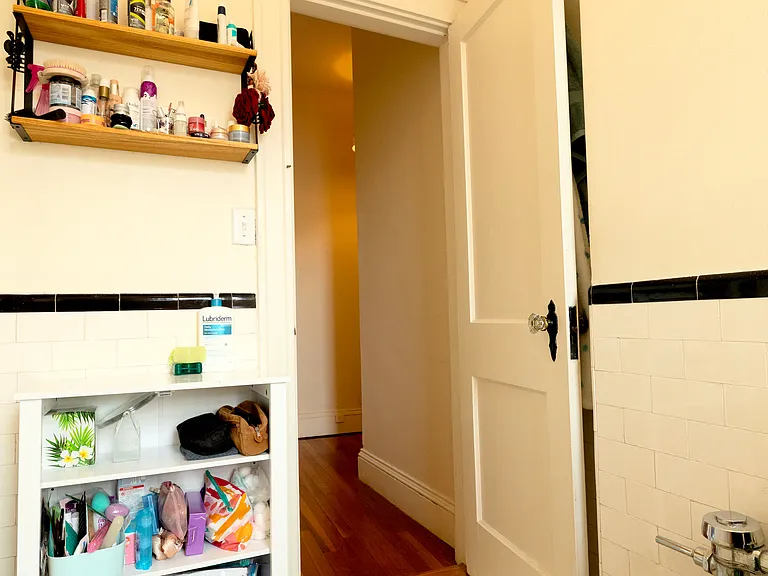 401 Washington St #4 — Photo 27