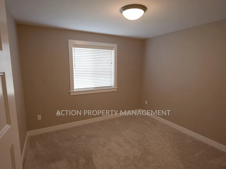 41 Victoria View St — Photo 23
