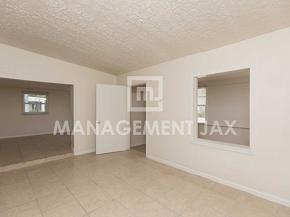 5th image of 5838 Abelia Rd