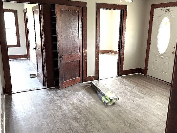 4th image of 739 Clay St