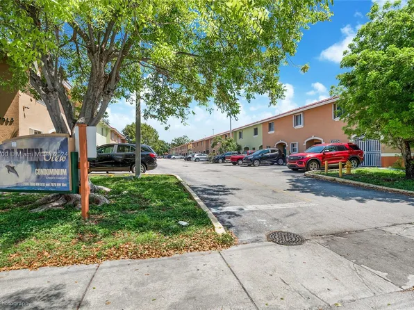 7945 NW 8th St Unit 5C, Miami, FL 33126
