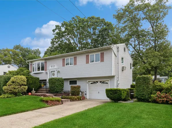 19 Fiesta Drive, Centereach, NY 11720
