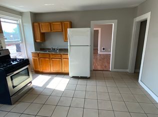 756 Park St #2E, Hartford, CT 06106