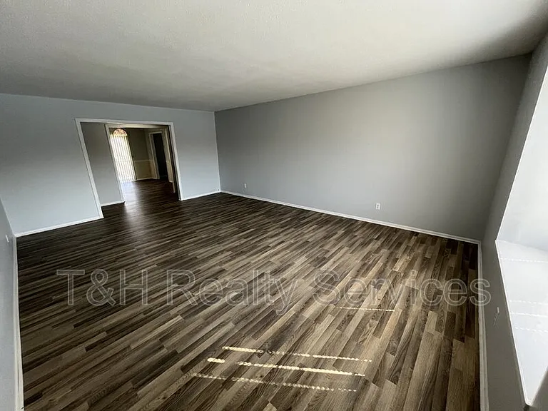 857 Indigo Way — Photo 7
