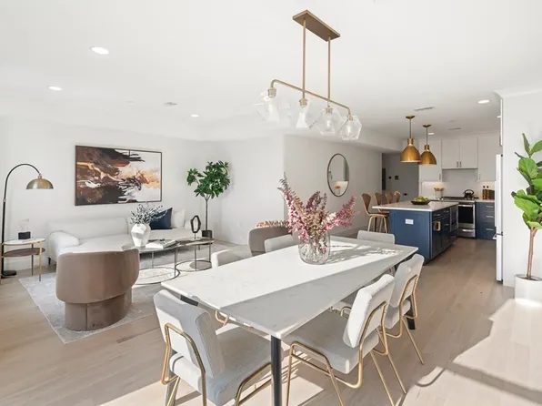 224 Princeton St #202, Boston, MA 02128