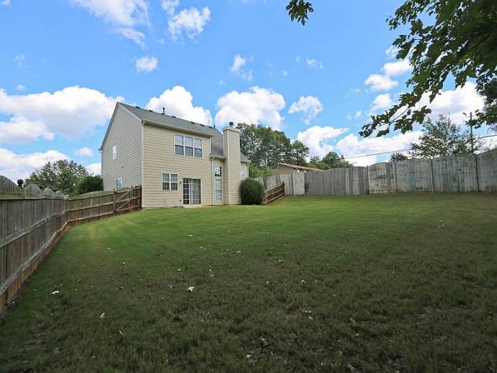 2nd image of 2725 Cottesford Dr SE