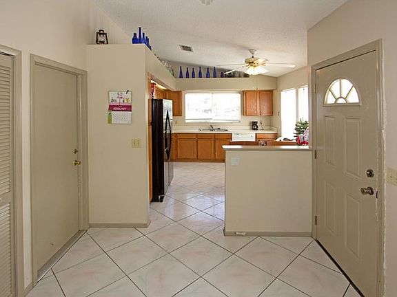 2nd image of 120 Lamplighter Dr