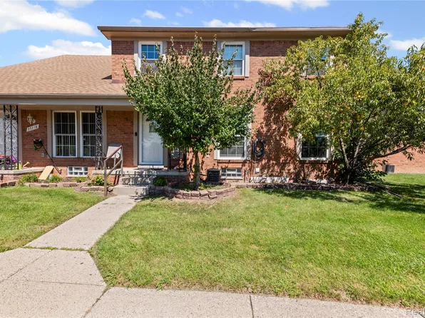35216 Taffy Dr, Sterling Heights, MI 48312