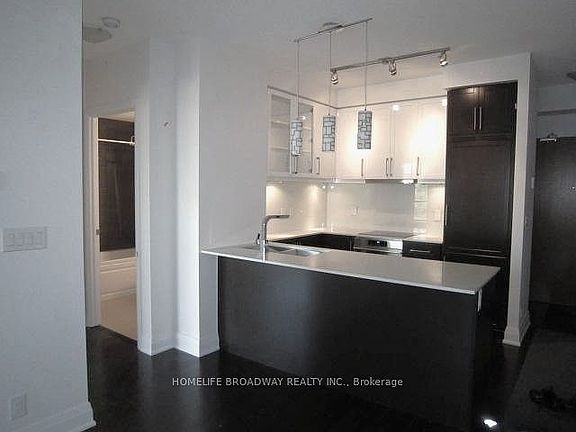 2nd image of 21 Clairtrell Rd #401