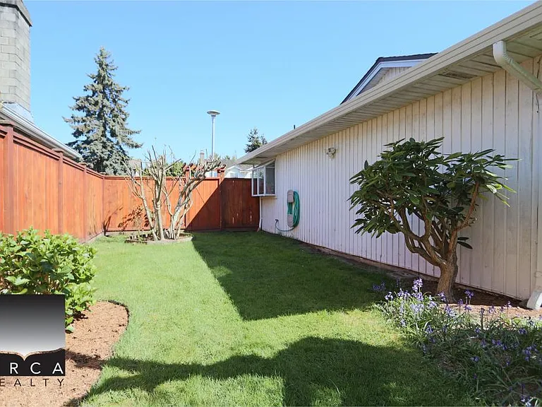 6400 Dakota Dr — Photo 36