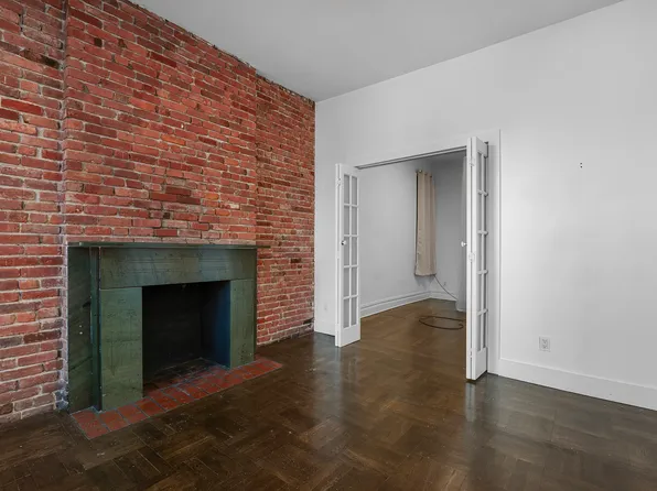 82 Christopher Street image 5 of 11