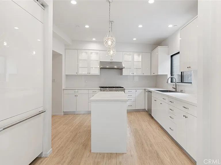913 N Hilldale Ave #3 — Photo 4