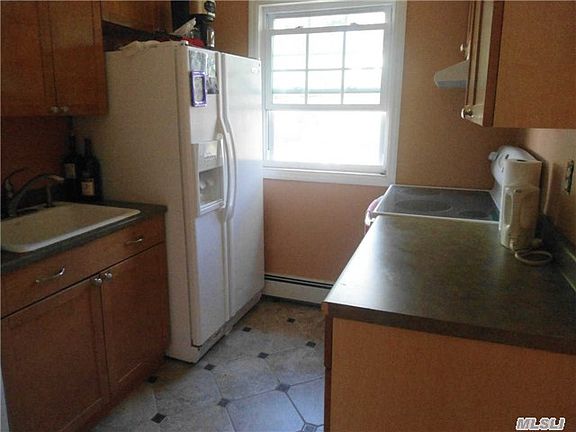 4th image of 503 Towne House Vlg