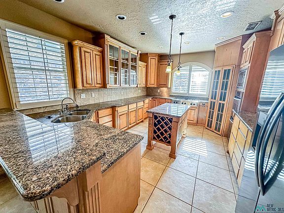 5th image of 430 W Clearfork Cir