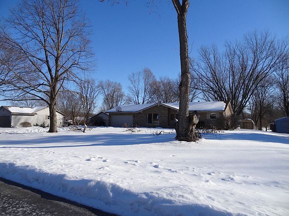 2nd image of 10013 Debbie Ln