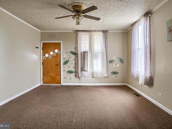 5th image of 826 Fern Pl