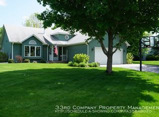 369 Jesse James Ln, Saint Paul, MN 55115