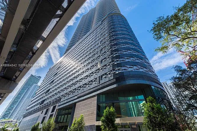 1000 Brickell Plz #4104