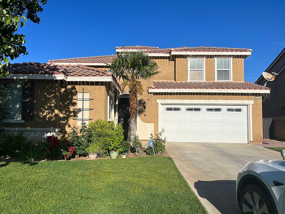 1st image of 39429 Desert Lilly Ct