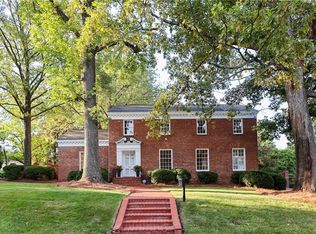 909 Sunset Dr, Greensboro, NC 27408