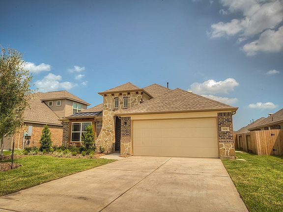 2nd image of 604 Chesterfield Ln