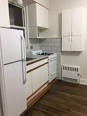 Rented by Crest Haven Realty | media 10