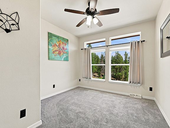 5th image of 237 Tschaikovsky Dr