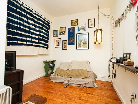 2nd image of 75 Hancock St #1L