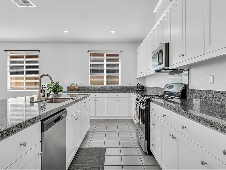 11596 S Crescent St — Photo 33