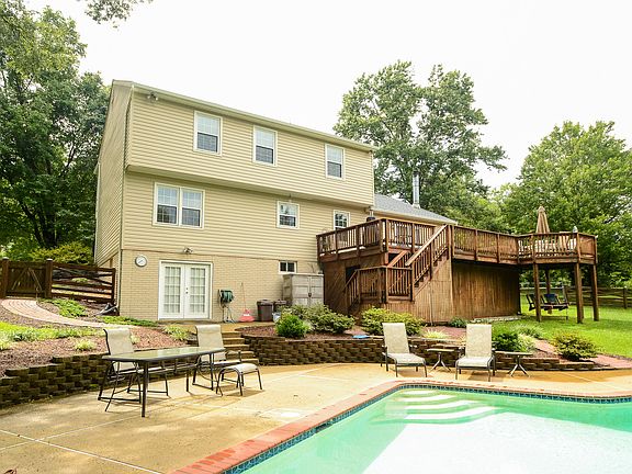 3rd image of 11997 Falling Creek Dr