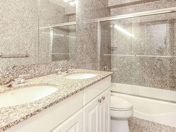 5th image of 315 W 57th St APT 17G