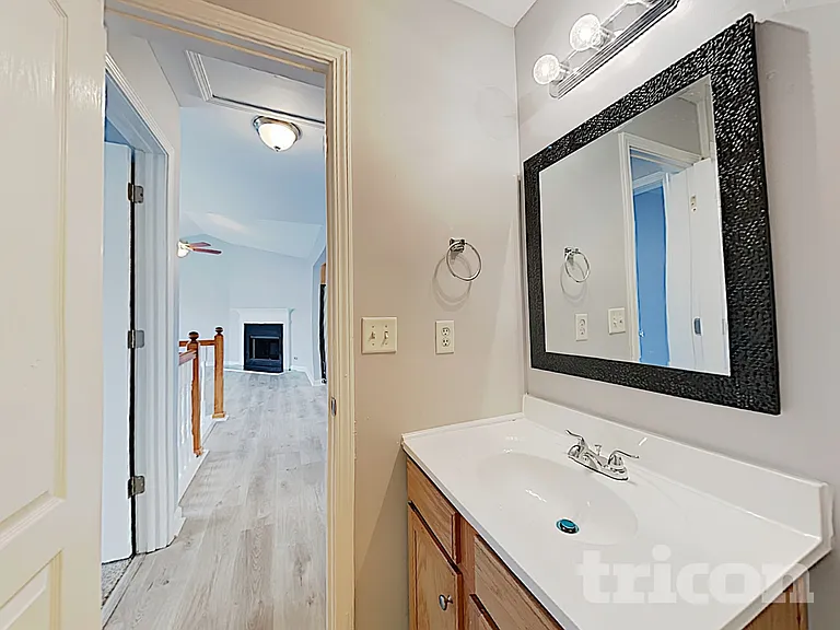 6345 Queensdale Dr — Photo 13