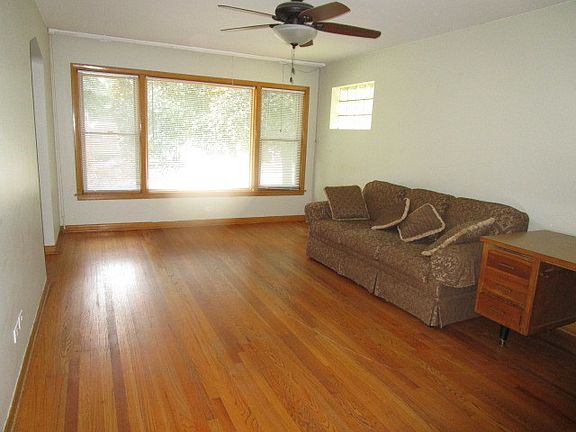 2nd image of 722 E 163rd Pl