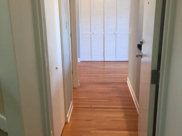 2539 Prairie Ave, Evanston, IL 60201