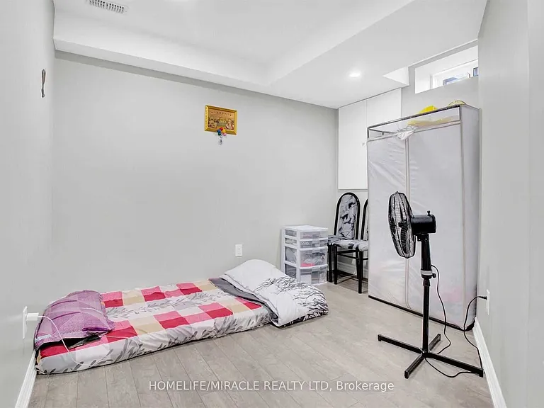 51 Connolly Cres #BASEMENT — Photo 5