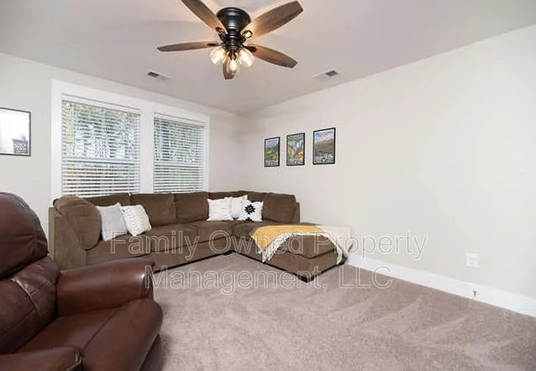 225 Whirlaway Dr — Photo 15