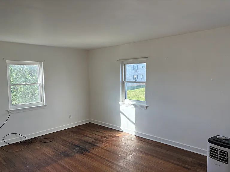2208 S 9th St — Photo 2