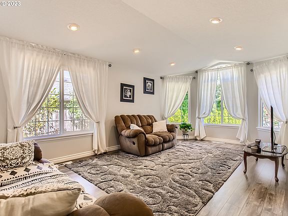 5th image of 8102 NE 91st Pl
