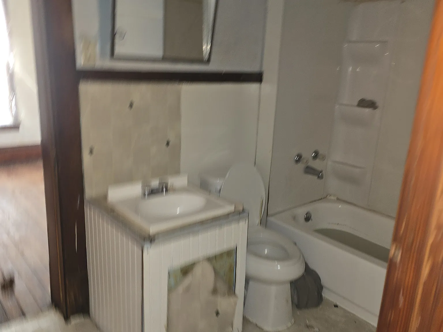3 bed, 1641 sqft, $1,000 — Photo 2