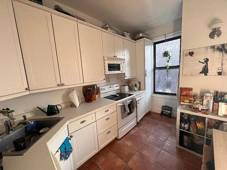 525 4th St #R4 — Photo 7