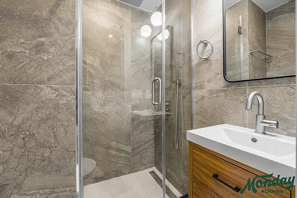 Bathroom, photo 2